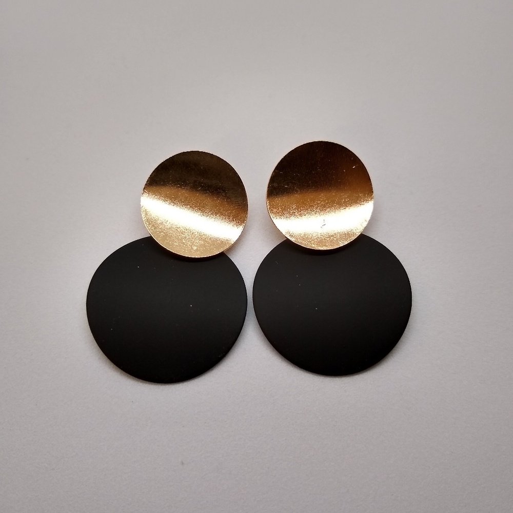 New Ivonne Destination Black Geometric Earrings